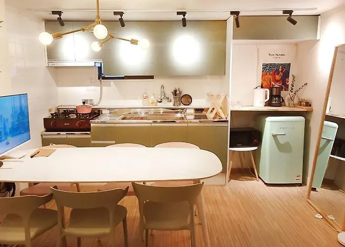 3 4 Queen Beds 홍대역 도보 3분 Appartement